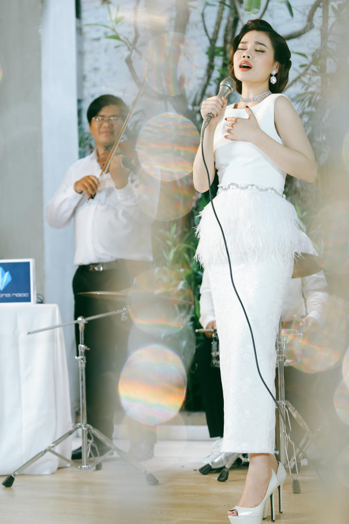 Giang Hồng Ngọc rất đắt show lưu diễn.