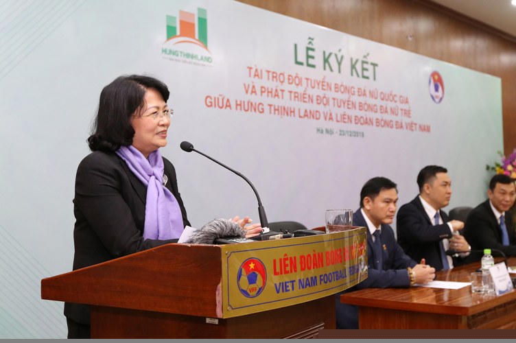 bong da nu viet nam nhan tai tro 100 ty dong, huong toi world cup hinh anh 2