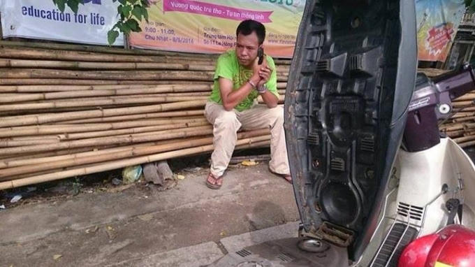 Đối tượng Vũ Anh Dũng dọa đốt xe để uy hiếp lực lượng cơ quan chức năng.