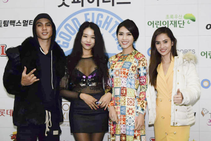 Hoa hậu Tường Linh diện &aacute;o d&agrave;i sang H&agrave;n Quốc quay h&igrave;nh cho đ&agrave;i SBS