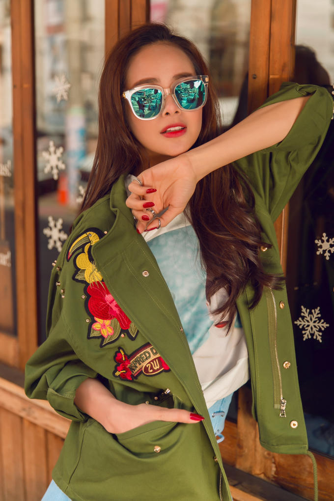 Sella Trương khoe sắc tr&ecirc;n phố Seoul