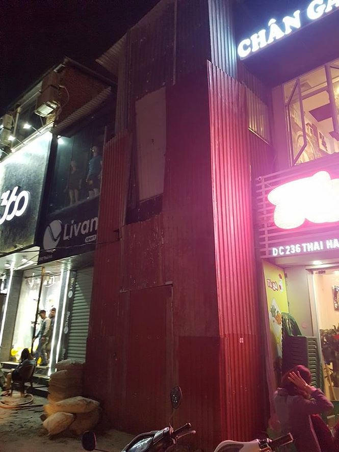 Những căn nhà cao tầng không phép tiếp tục được 'mọc' lên ở khu phố này. Dư luận cho rằng, việc xây dựng này có sự buông lỏng, thậm chí 'bảo kê'. Ảnh Minh Lộc