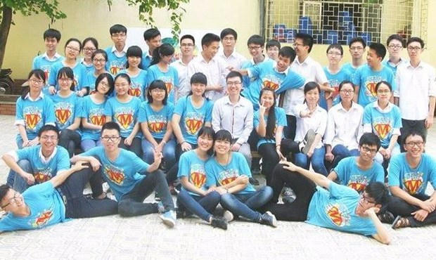 Một bức ảnh kỷ yếu đúng chất 'ngoan hiền' của một lớp chuyên Toán trường ĐHSP HN. (Ảnh minh họa)