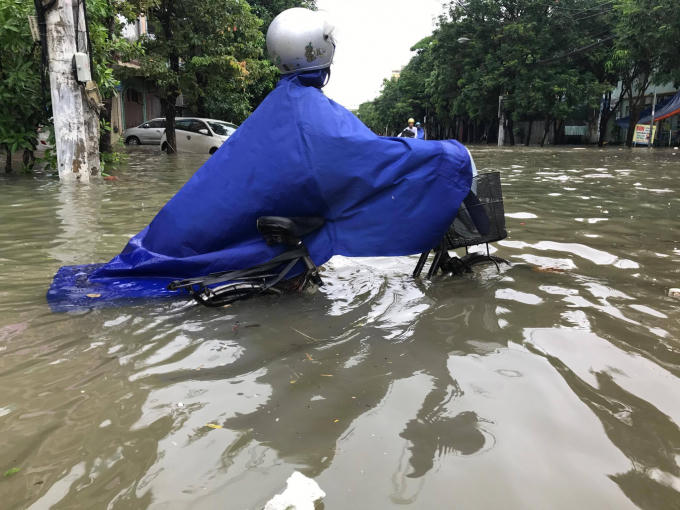 Nước ngập sâu.