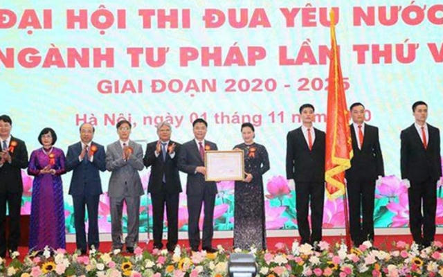 Chủ tịch Quốc hội dự Đại hội thi đua yêu nước ngành Tư pháp