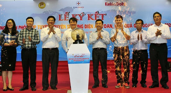 Lãnh đạo báo Kinh tế &amp; Đô thị cùng EVN Hà Nội, Sở GD&amp;ĐT Hà Nội khởi động chương trình truyền thông.