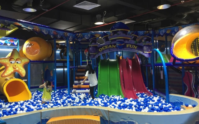 Những nguy cơ về sức khỏe khi cho trẻ chơi nhà bóng