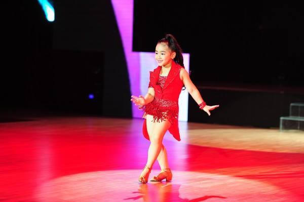 Bé Phan Thùy Dương.