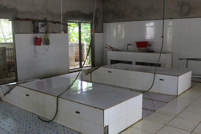 Tổng kinh phí đầu tư lò giết mổ này là 500 triệu đồng, trong đó tỉnh Thanh Hóa hỗ trợ 150 triệu đồng, huyện Lang Chánh 50 triệu đồng còn lại là vốn của gia đình.