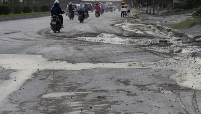 Trạm trộn bê tông Sotraco không xây dựng công trình xử lý chất thải theo quy định.