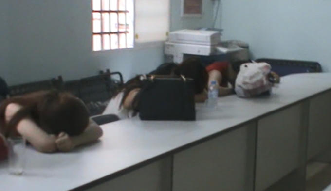 Các đối tượng tại cơ quan công an.