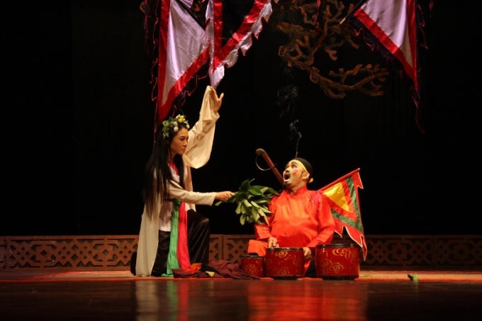 Hình ảnh quen thuộc của nghệ sĩ Xuân Hinh.