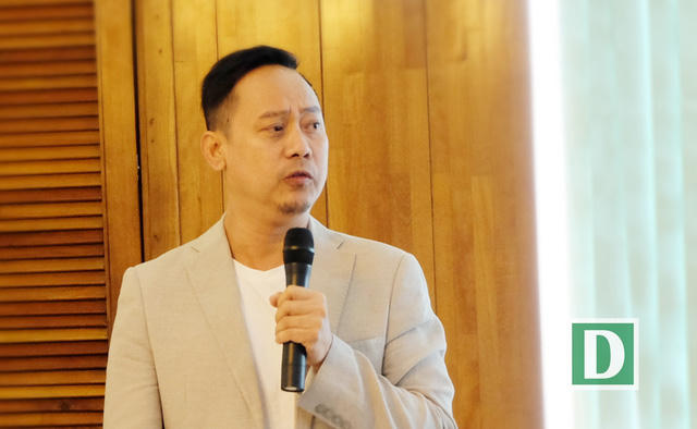 NTK Võ Việt Chung - đại diện đơn vị tổ chức cuộc thi Hoa hậu Đại Dương: Ở nhiều nước trên thế giới, hầu như ai cũng có thẩm mỹ nha khoa, nên tất yếu thí sinh đã có làm răng cho đẹp hơn được dự thi