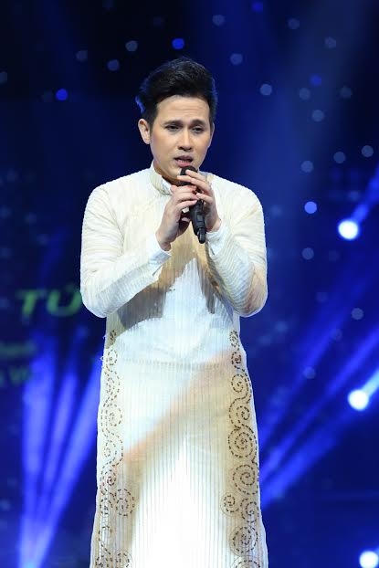 Ca sĩ Nguyên Vũ thể hiện Hàn Mạc Tử của Trần Thiện Thanh.