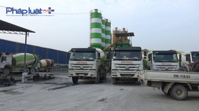 Trạm trộn bên tông An phúc vẫn ngang nhiên hoạt động, sản xuất cả ngày lẫn đêm cho dù vẫn chưa đầy đủ giấy phép theo quy định.