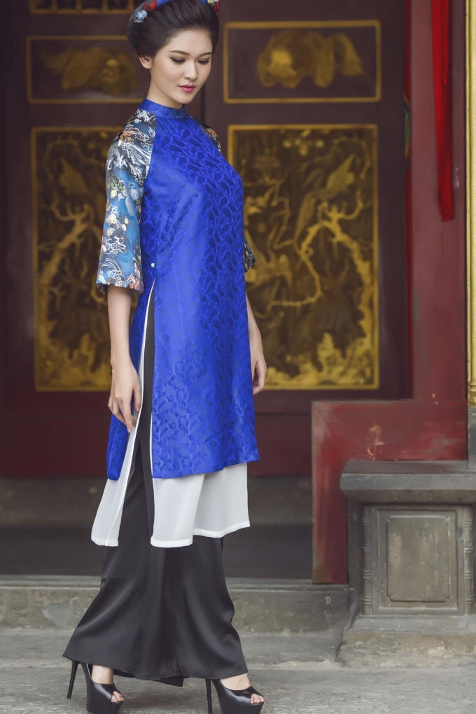 Thuỳ Dung khoe nét đẹp giản dị với áo dài truyền thống