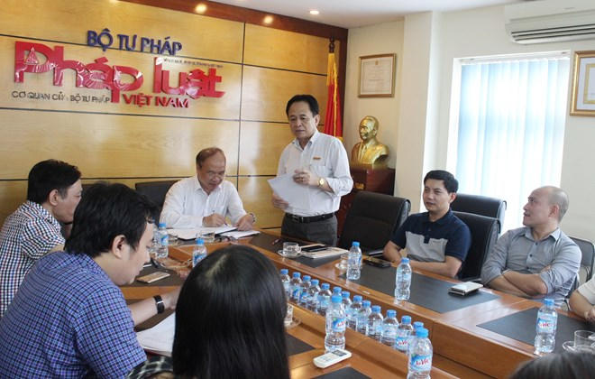 Thay mặt Ban biên tập, Phó Tổng Biên tập Đặng Ngọc Luyến đã đề xuất với Thứ trưởng một số vấn đề để thời gian tới để Báo PLVN có thể hoàn thành tốt nhiệm vụ chính trị được giao.