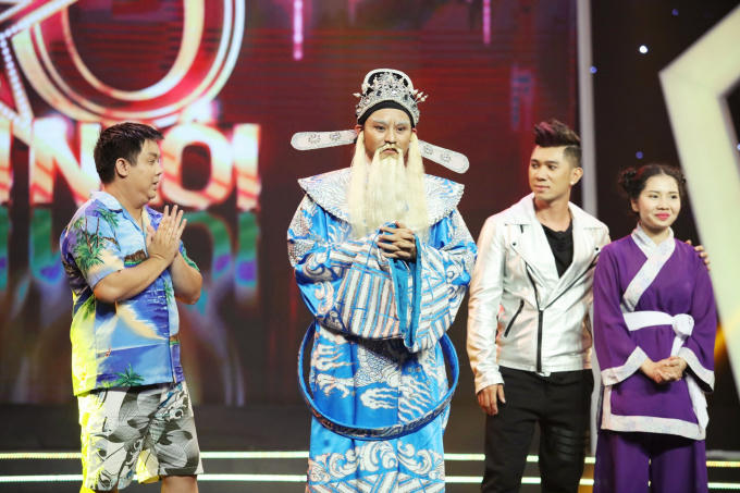 NSƯT T&uacute; Sương trật khớp gối khi hỗ trợ em trai L&ecirc; Nguyễn Trường Giang
