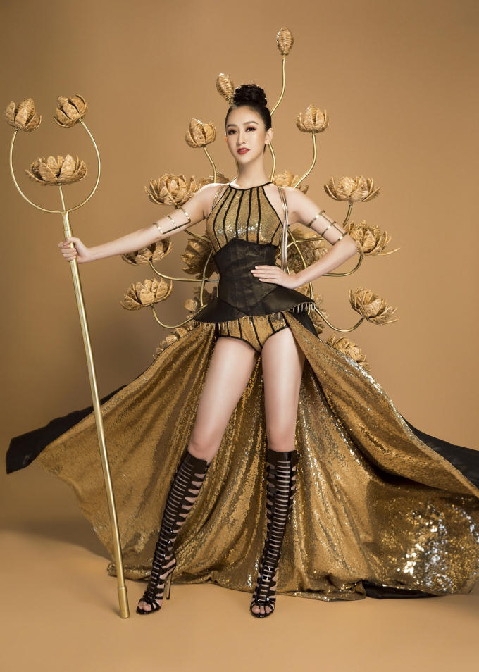 H&agrave; Thu h&oacute;a th&acirc;n th&agrave;nh