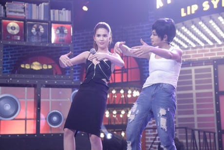 Mặc dù đây là lần đầu tiên thử sức trong vị trí mới , nhưng Ngọc Trinh cũng nhận được khá nhiều lời khen ngợi từ phía khán giả theo dõi chương trình này.