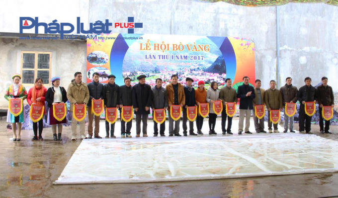 Lễ trao giải các đội có Bò đoạt giải.