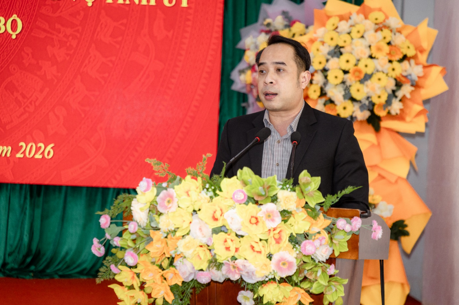 Ông Niê K’Nơng Y Sơn phát biểu nhận nhiệm vụ, bày tỏ sự cảm ơn trước sự tin tưởng của Ban Thường vụ Tỉnh ủy.