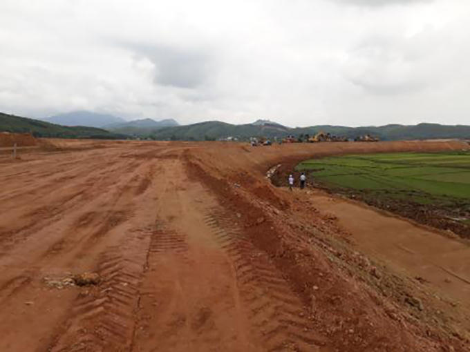 Tại nút giao Dung Quất thuộc gói thầu A3 dự án đường cao tốc Đà Nẵng - Quảng Ngãi còn xảy ra lún vượt quá giới hạn cho phép.