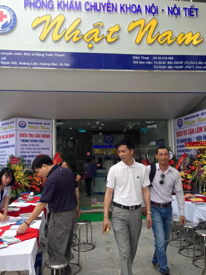 Nhiều người bệnh đã chủ động tới Phòng khám Nhật Nam để được tư vấn ngay trong ngày khai trương.