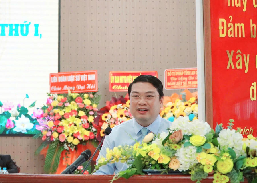 Phó Chủ tịch UBND tỉnh An Giang Lê Trung Hồ phát biểu chỉ đạo Đại hội