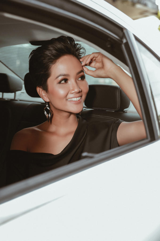 H&rsquo;hen Ni&ecirc; bật m&iacute; l&yacute; do sợ tăng c&acirc;n khi đến Th&aacute;i Lan tham gia Miss Universe