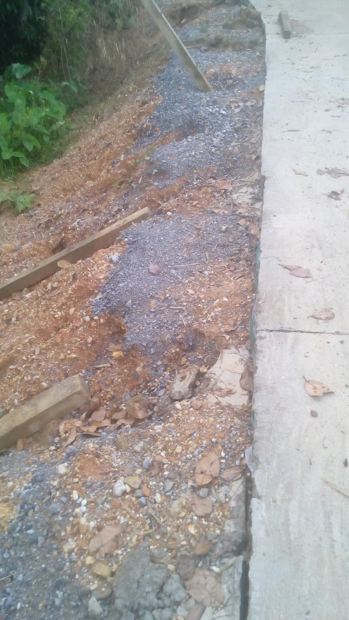 Đường tiền tỷ ở H&agrave; Tĩnh chưa b&agrave;n giao đ&atilde; hư hỏng