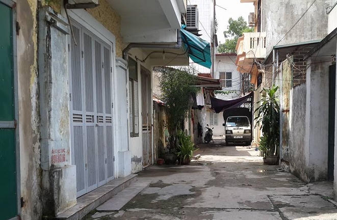 Ngõ 184, phố Hoa Bằng, nơi xảy ra vụ việc.