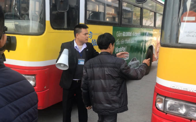Bến xe Mỹ Đình sắp xếp xe buýt đưa hành khách đến các bến xe khác miễn phí.