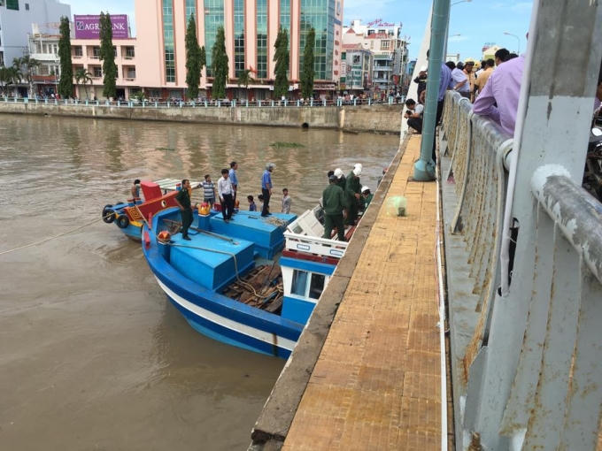 Các phương án được đưa ra để cứu tàu và bảo vệ tàu.
