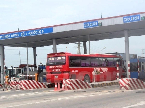 Trạm thu phí số 1 của tuyến Quốc lộ 5 được tăng phí hoàn vốn cho đường cao tốc Hà Nội - Hải Phòng từ ngày 1/4 vừa qua. (Ảnh: Việt Hùng/Vietnam+)