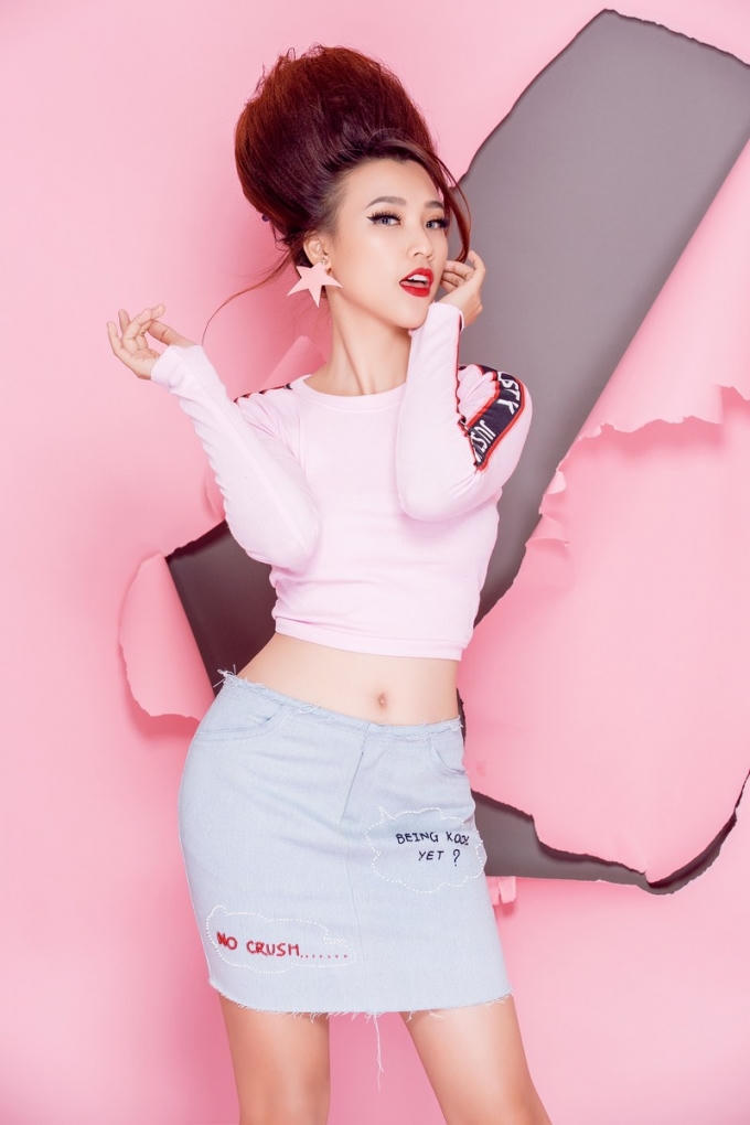 Muốn 'biến hình' thành cô nàng cá tính, học Á Hậu Hoàng Oanh diện khăn turban