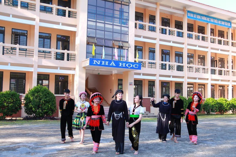 Trường phổ thông nội trú là trường chuyên biệt, được Nhà nước thành lập tại các xã/phường biên giới đất liền. Ảnh: (Baochinhphu.vn)