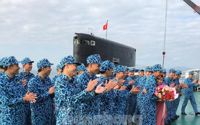 Hai 'ly rượu' đặc biệt đón giao thừa của lính tàu ngầm Việt Nam