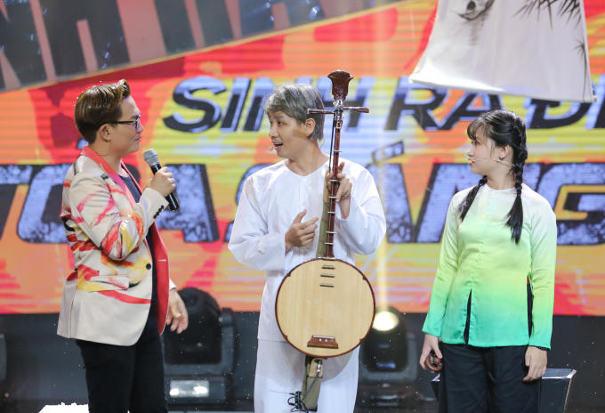 Nguyên Khang vào vai ông Tư chơi đàn nguyệt với