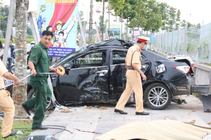 Lực lượng chức năng có mặt giải quyết vụ việc.