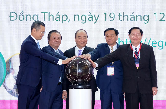 Thủ tướng bấm nút khai trương hệ thống một cửa điện tử, dịch vụ công trực tuyến mức độ 3, 4