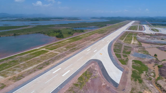 Đường cất - hạ cánh của sân bay đã hoàn thành, đảm bảo hoạt động khai thác.