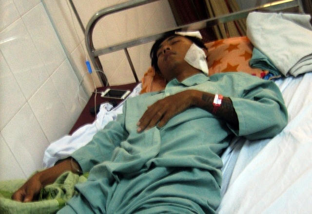 Nạn nhân đang dưỡng thương tại bệnh viện