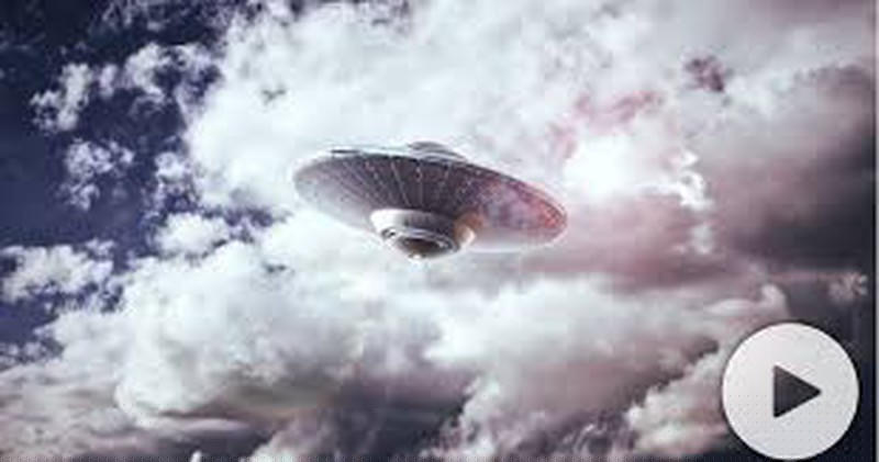 Một tệp tài liệu của CIA ghi hình sự xuất hiện UFO