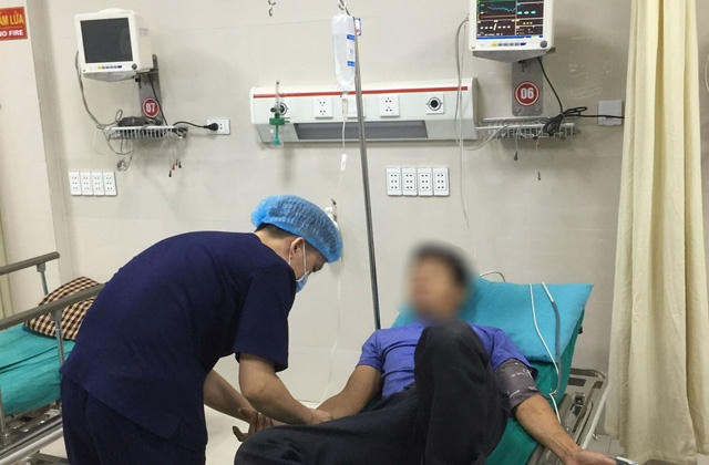 Rửa dạ dày vì ăn mật cá trắm, bệnh nhân “cạch đến già” món ăn truyền miệng