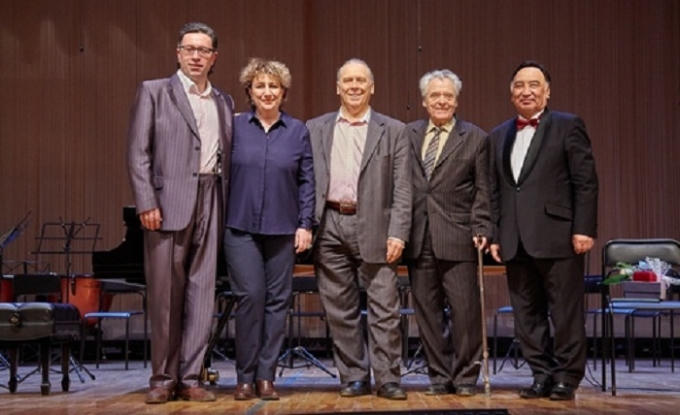 Ban giám khảo của cuộc thi Thanh nhạc quốc tế “Âm nhạc tình bạn” là những tên tuổi gạo cội trong làng nhạc kinh viện Châu Âu. Ảnh: Internet