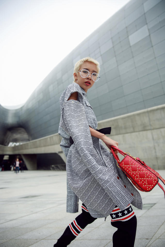 Giữa “rừng” fashionista Hàn, lọt đâu nàng stylist Việt Hoài Trang cùng gu thời trang đẳng cấp đến thế!