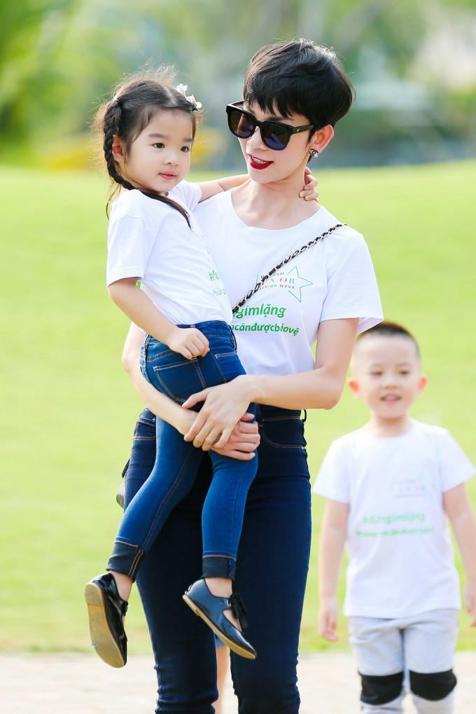 Si&ecirc;u mẫu Xu&acirc;n Lan.