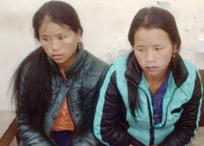 Hai đối tượng Tồng và Chía tại cơ quan cảnh sát điều tra.