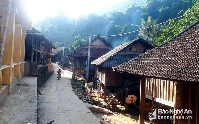 Bản Đỉnh Sơn 1 (xã Hữu Kiệm, Kỳ Sơn), nơi hàng loạt phụ nữ đang đổ xô qua Trung Quốc bán bào thai. Ảnh: Tiến Hùng